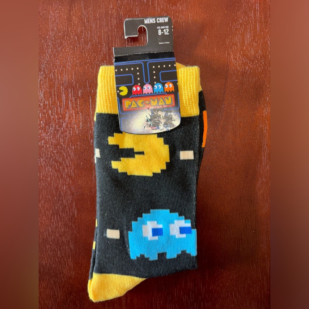 PAC-MAN NOVELTY CREW SOCKS NWT MEN’S SHOE SIZE 8-12